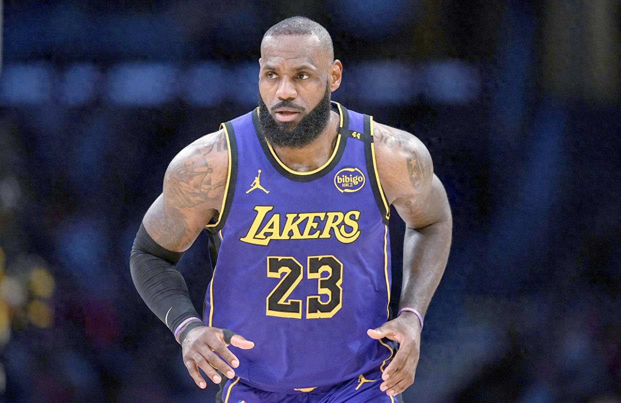 星空体育- 詹姆斯复出比赛视频 