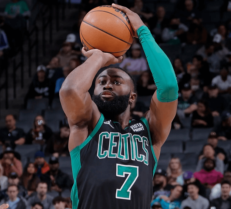 星空体育-包含塔图姆赛事官方发布惊险取胜新规，篮网争议不断！的词条